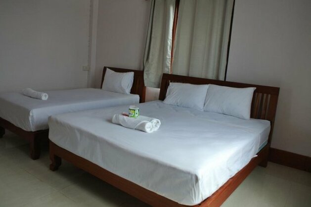 Mama Leurth Sunset Guesthouse - Photo2
