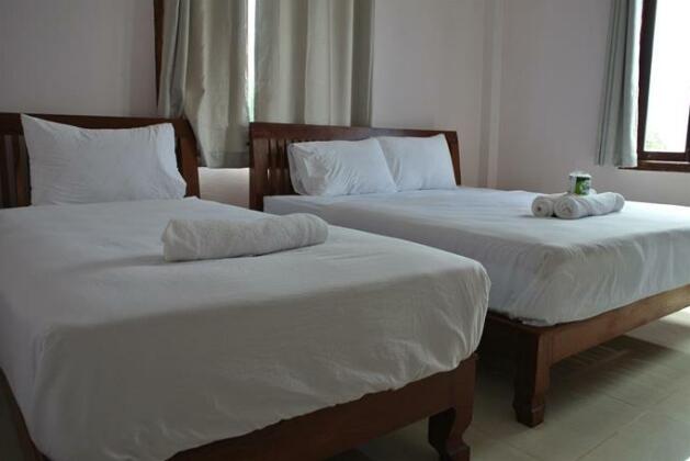 Mama Leurth Sunset Guesthouse - Photo4
