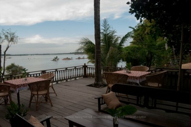 Pomelo Restaurant and Guesthouse