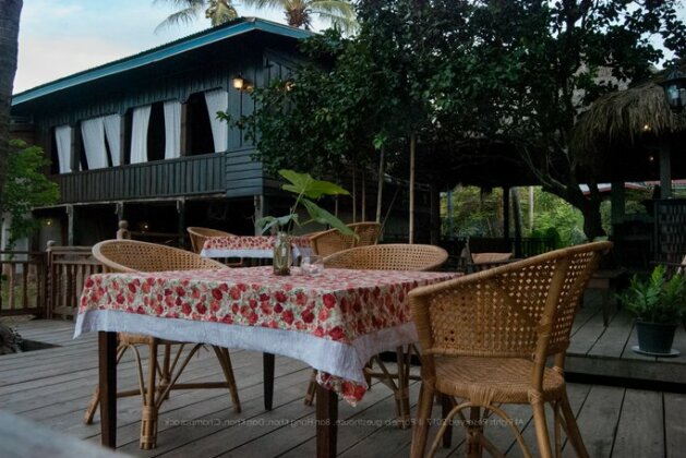 Pomelo Restaurant and Guesthouse - Photo2