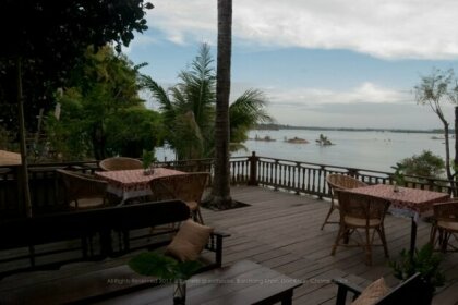 Pomelo Restaurant and Guesthouse