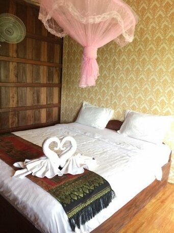  Photo 2