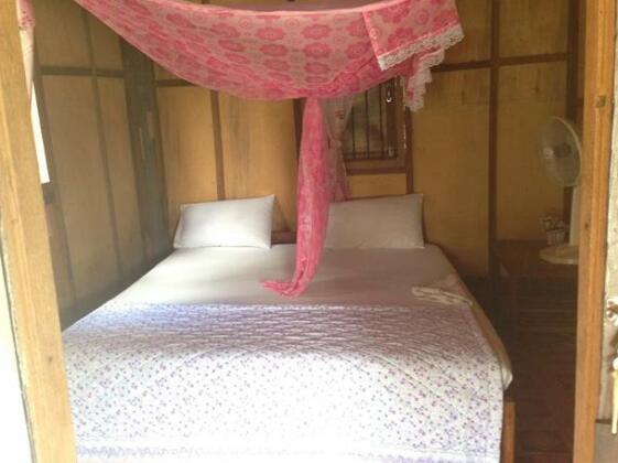Somphamit Guesthouse - Photo3