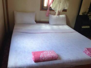 Somphamit Guesthouse