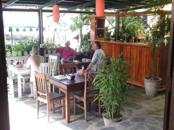 Golden Lotus Place - Photo3