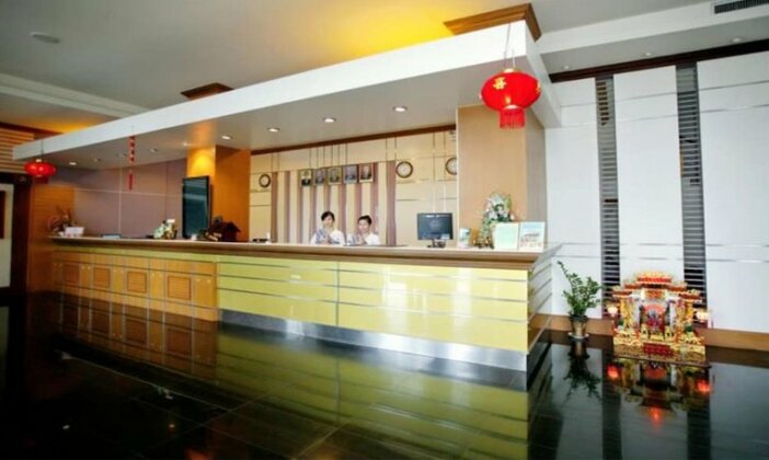Arawan Riverside Hotel - Photo4