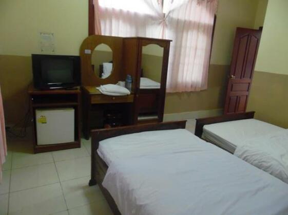 Rattanaphongphasouk Hotel - Photo3