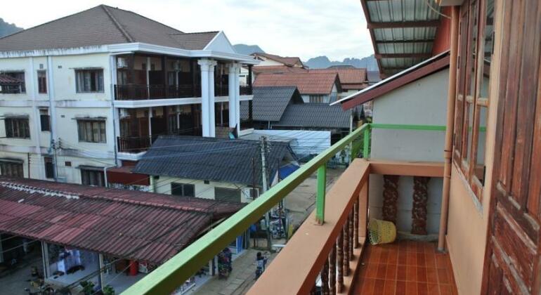 Khamthavee Guesthouse Vang Vieng - Photo2
