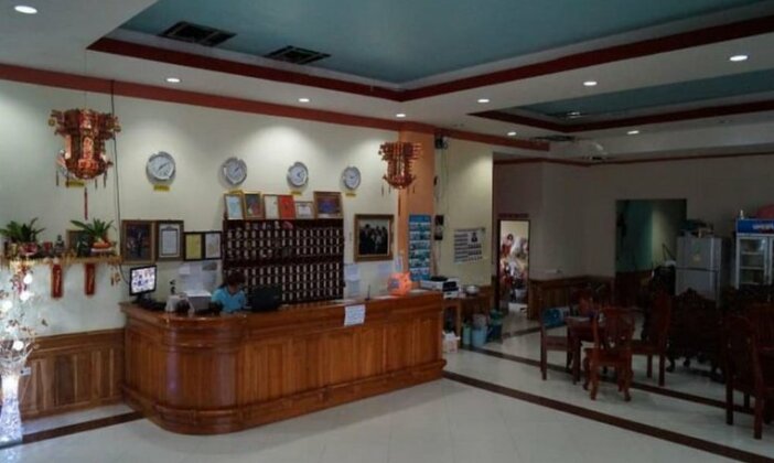 Roung Nakhon Vang Vieng Palace - Photo2