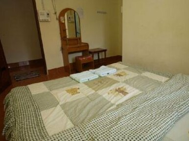 Sisavang Guesthouse - Photo4