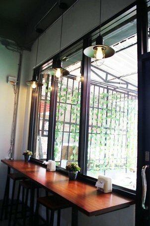 Bed Terminal Hostel&Cafe - Photo5
