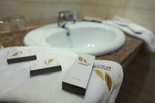 Seasons Riverside Hotel - Photo4