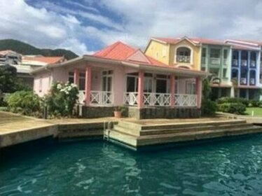 Pink House - Right on the Water - Rodney Bay Saint Lucia