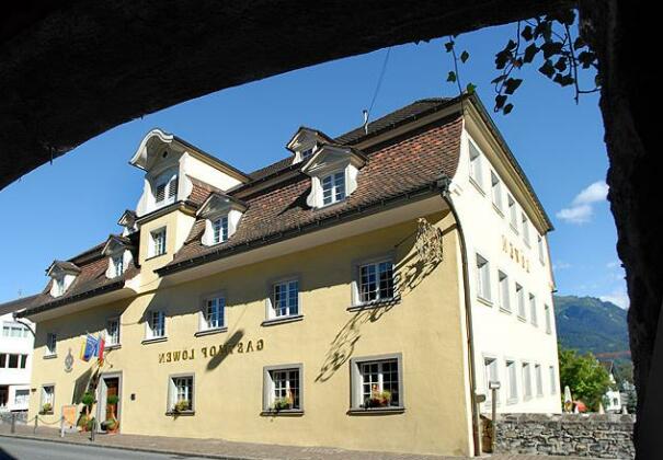 Hotel Gasthof Lowen Vaduz - Photo2