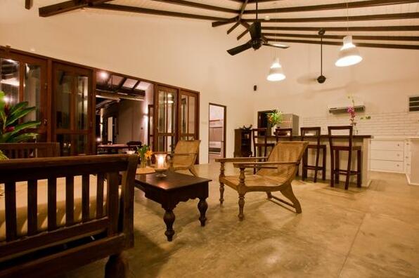 Poya Villa - Photo2