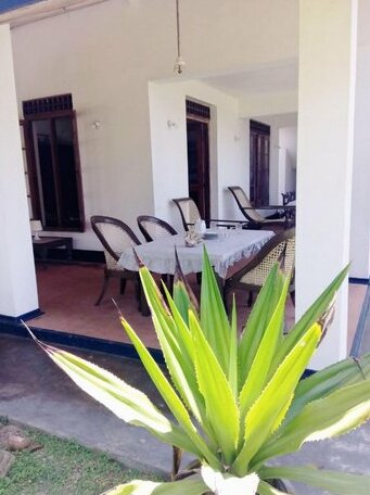 White Villa Ahangama - Photo4