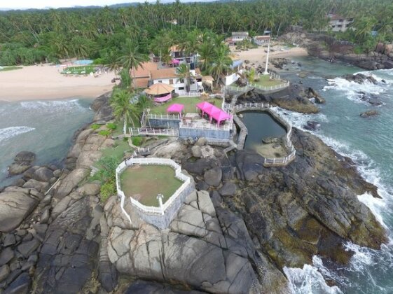 White VIlla Resort - Photo2