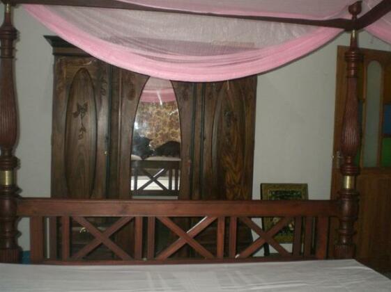 Village Hide - Photo3