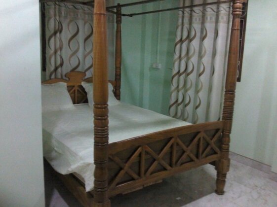 A Rajadhani Rest - Photo3