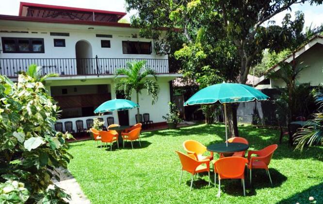 Grand Crown Hotel - Photo2