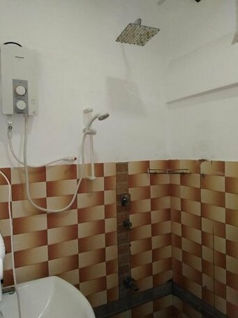 Lake Corner Hotel - Photo5