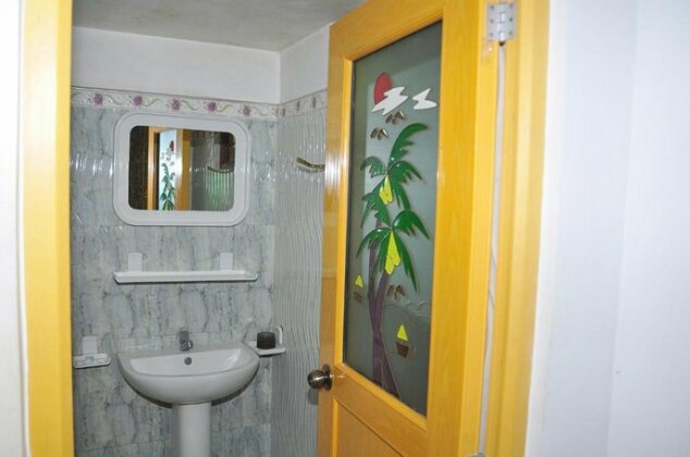 Mother House - Photo4