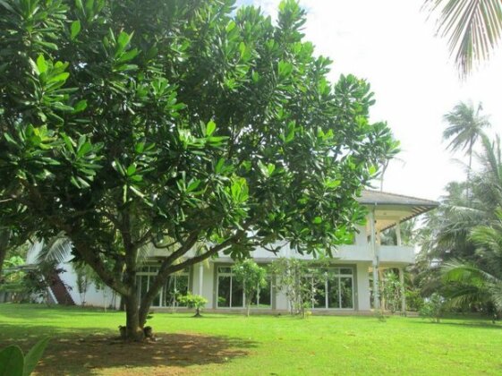 Raja Beach Hotel - Photo3