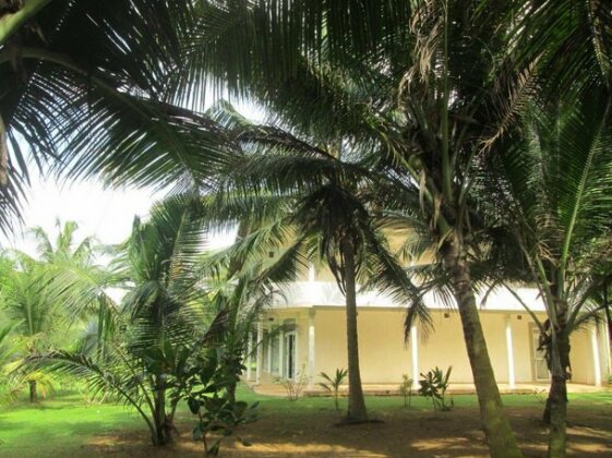 Raja Beach Hotel - Photo4