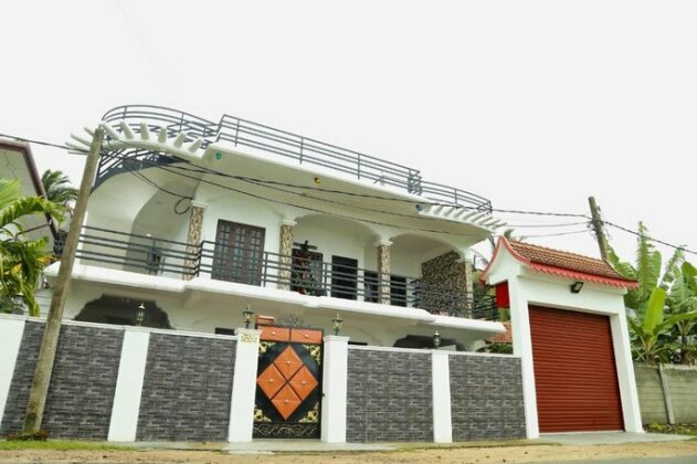  Photo 2