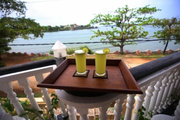 Neverbeen to Lagoon Town - Photo4