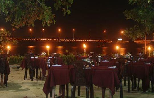 Riviera Resort - Photo2