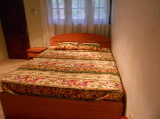  Photo 1