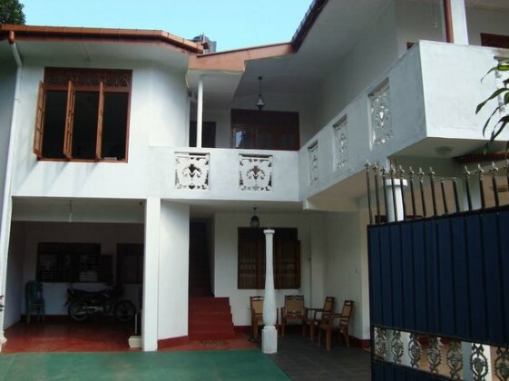  Photo 2