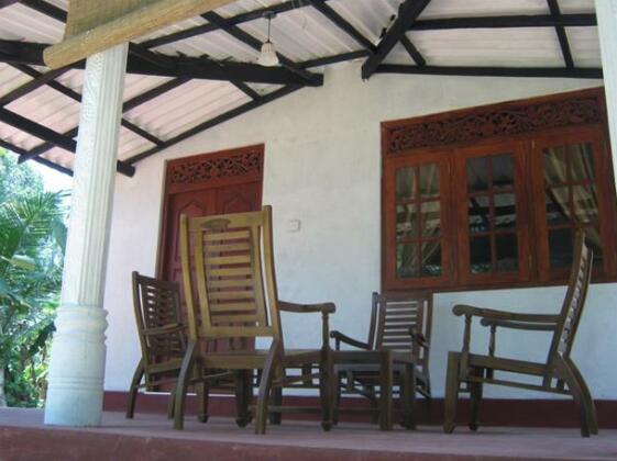 Isuru Holiday Home - Photo2