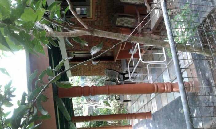  Photo 2
