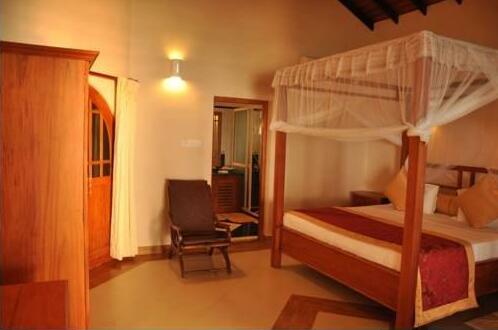 Warahena Beach Hotel - Photo3