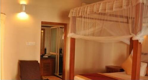 Warahena Beach Hotel - Photo4