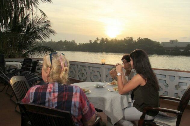 High Rich Resort - Photo2