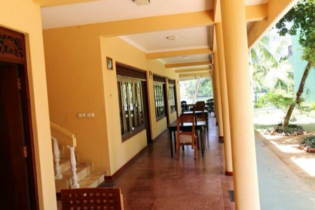 Hotel Queen River Inn - Photo5