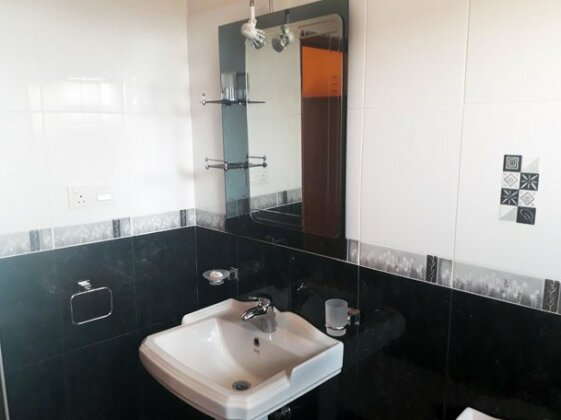 Lagoon Garden Hotel - Photo2