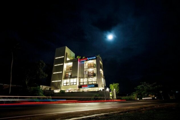 Seven Eleven Hotel Colombo - Photo2