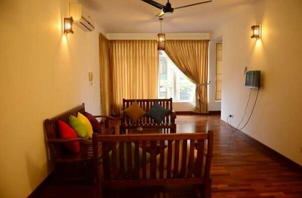 3 Bhk Luxury Serviced Apartments Col 6 - Photo4