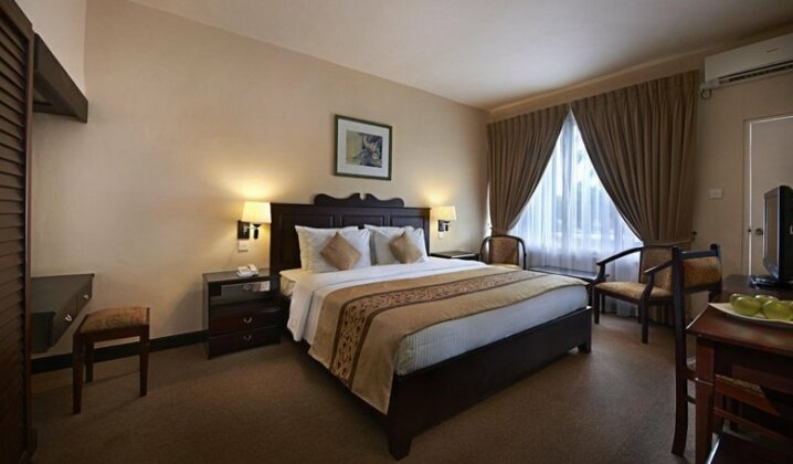 Amro Leisure - Photo2