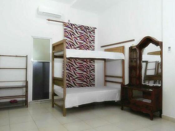 Coziee Lodge Colombo - Photo2