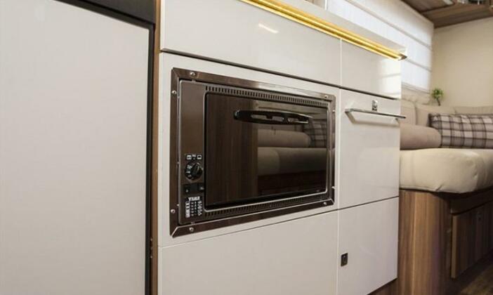 Go Outdoors Motor Home - Caravan Park - Photo5