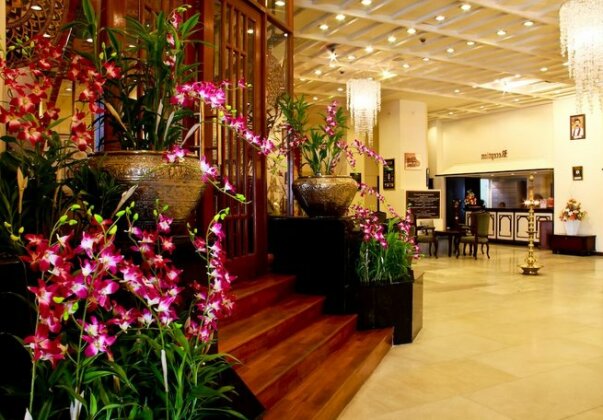Grand Oriental Hotel - Photo2