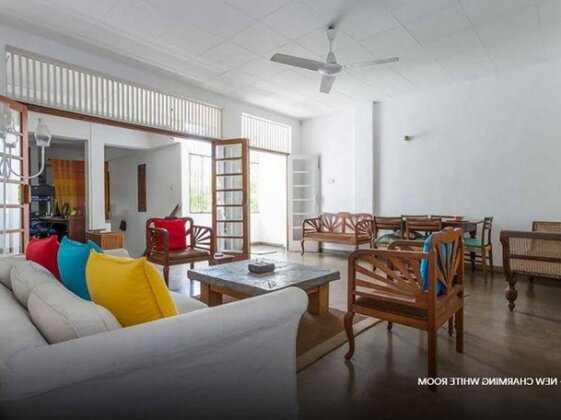 Homestay - Colombo 7- New Charming White Room - Photo4