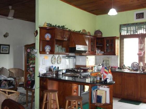 Ira's Homestay - Photo2