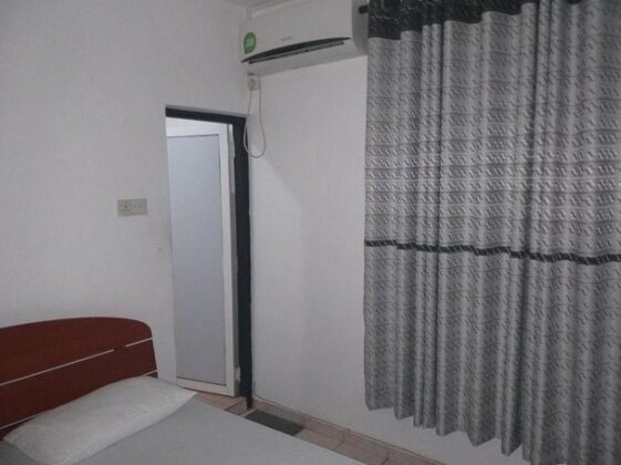 Krishan Hotel And Restaurant - Photo2
