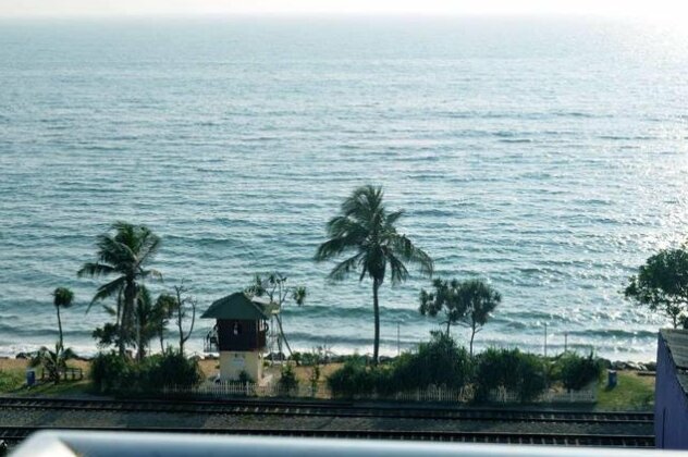 Modern Beachside Luxury - Photo3
